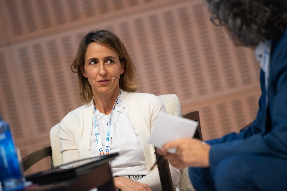 AesaSpain's tweet photo. @EASA @aena @ComisionEuropea @Transport_EU @transenv @Repsol @mitmagob @cinea_eu 🔹En el último panel de #EASA2023ASC tratamos la Movilidad Aérea Innovadora.

👉Debatimos sobre los beneficios y retos de integrar la #movilidadaérea en el sistema de transporte de forma #sostenible y responsable. Destacando el impulso al sector emergente de los #eVTOL y #drones. https://t.co/iafFMXsrz8