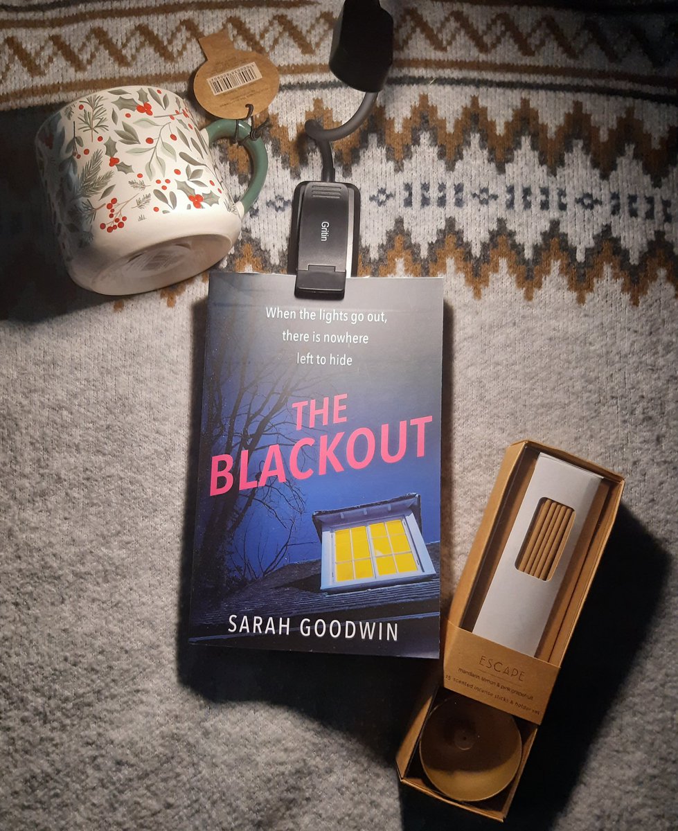 Weekend #Giveway ! Win a copy of 'The Blackout' and a reading light, as well as some other goodies seen here. Just LIKE, RETWEET and check in on Monday 2nd October at noon GMT to see who won!