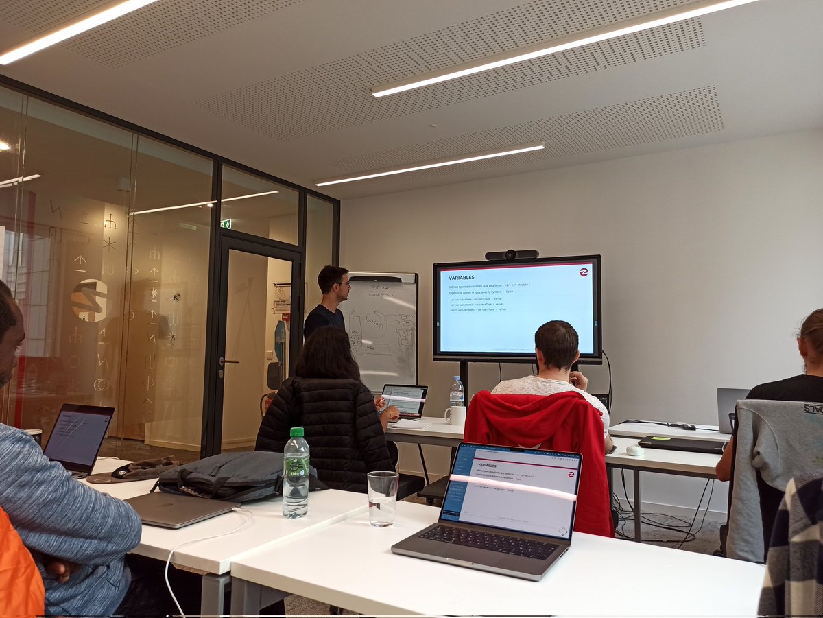 tanguybrnd's tweet photo. Aujourd'hui formation Typescript, je co-anime avec mon collègue @nicobrdx qui donne sa première formation. 🎉🥳👨‍🏫 Très heureux de pouvoir l'accompagner sur ce chemin 😊 #typescript #training #shadow https://t.co/lJmLnEHJ8F