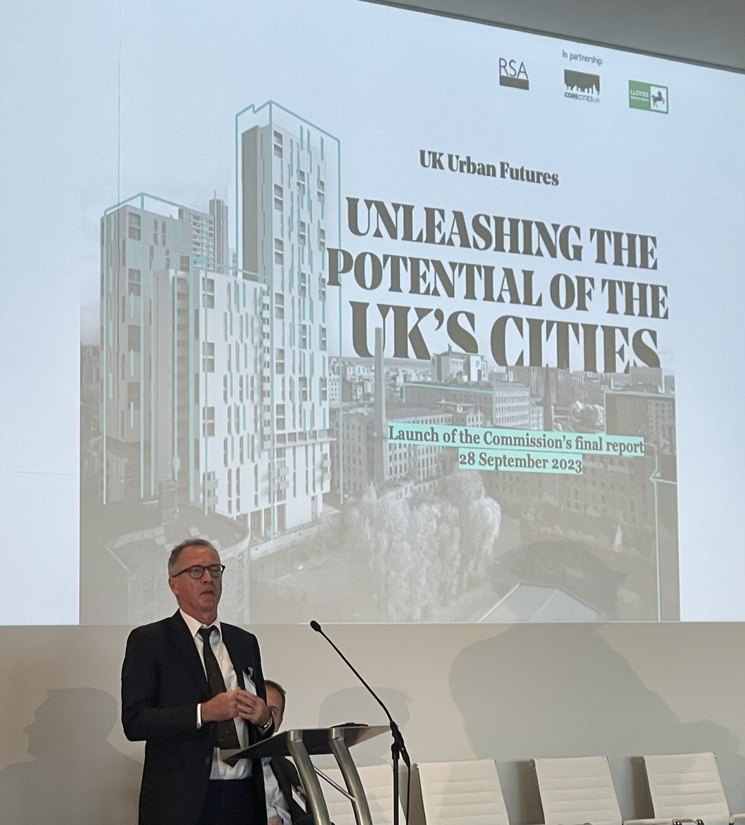 <a href="/atravers60/">Andrew Travers</a> presenting reflections on unleashing the full potential of our cities. Let’s use the power or our assets to create value for communities and cities across the UK. 
#UrbanFutures
@ICClimited <a href="/corecities/">Core Cities UK</a> <a href="/theRSAorg/">The RSA</a>
