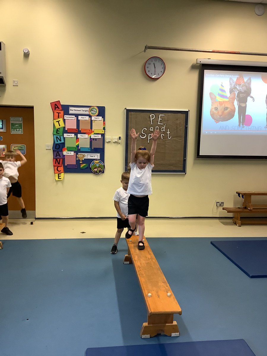 murdishawwest's tweet image. Year 1 practising some great shapes and jumps in PE today! 🏃‍♂️🏃‍♀️#mwcpsport