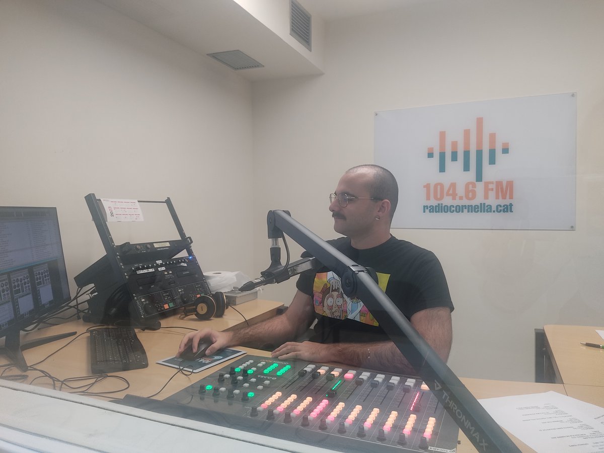 Ràdio Cornellà (@radiocornella) on Twitter photo 🔊📻Al "Cornellà Notícies" parlem dels temes destacats del ple municipal, de la campanya de <a href="/donarsang/">Banc de Sang</a> a l'<a href="/AUDITORICORN/">L'AUDITORI DE CORNELLÀ</a>, de les activitats de la #SetmanaDelCor a #Cornellà, de l'anunci del manteniment de la codirecció del <a href="/fipcornella/">Festival Internacional de Pallassos</a> i de molt més!
🔗acortar.link/QOCdcL 🔊📻Al "Cornellà Notícies" parlem dels temes destacats del ple municipal, de la campanya de <a href="/donarsang/">Banc de Sang</a> a l'<a href="/AUDITORICORN/">L'AUDITORI DE CORNELLÀ</a>, de les activitats de la #SetmanaDelCor a #Cornellà, de l'anunci del manteniment de la codirecció del <a href="/fipcornella/">Festival Internacional de Pallassos</a> i de molt més!
🔗acortar.link/QOCdcL