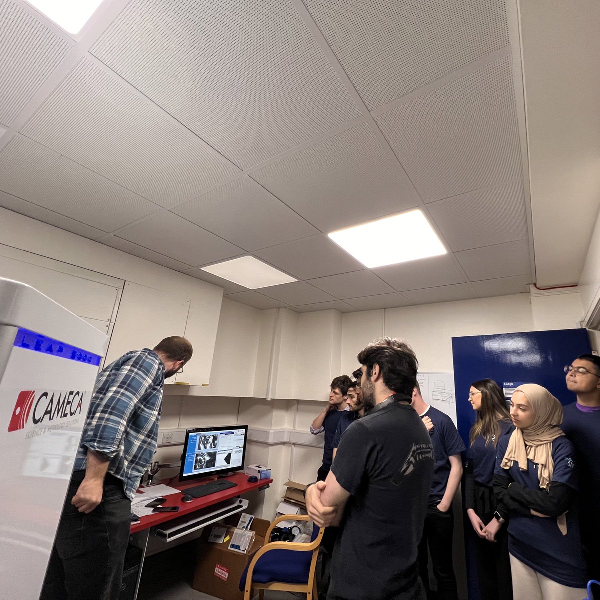 ShellyStem's tweet photo. @CDT_ACM PhD induction day @ImpMaterials today! Thanks to the wonderful facility managers 🙌🔬🤩 @UKRI_News @imperialcollege https://t.co/DQqLaGVj9G