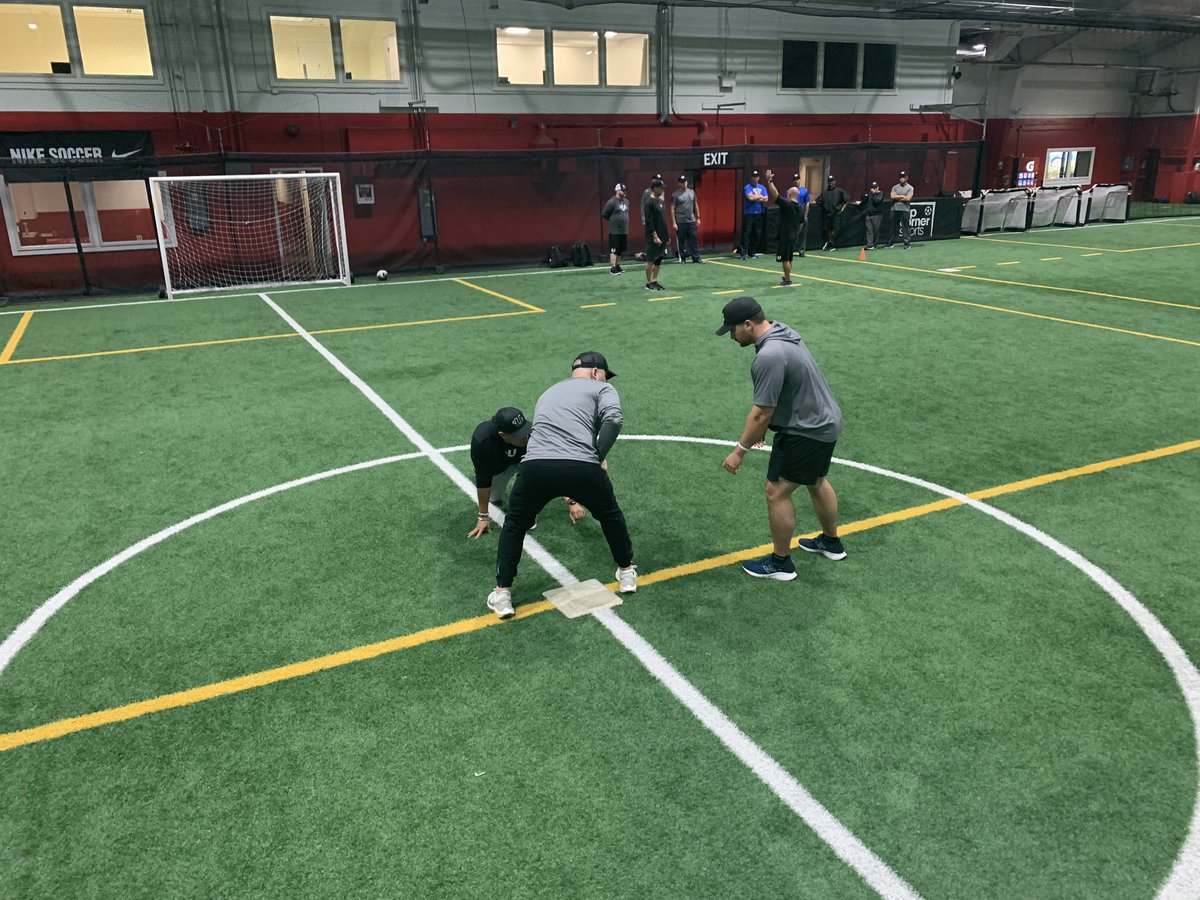 UnitedUmpires's tweet photo. NJ 3-Umpire Clinic | A productive day 2 from @CornerLlc, featuring on-field drills, VR, and #LaserPlate sessions. #BeABetterUmpire #UmpiresAdvanceUnited https://t.co/CVPcwp54YE