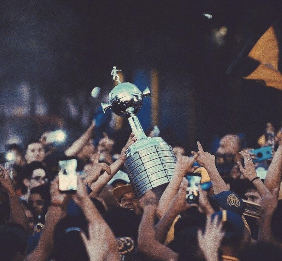 la12tuittera's tweet photo. Pobre del que quiera robarnos la ilusión.

¡Vamos Boca! 👊🏼 https://t.co/jdPvcgjnUj