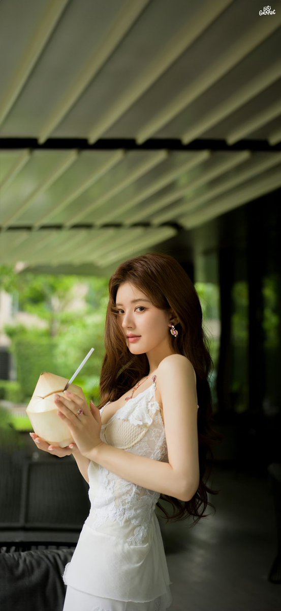 Zhao Lusi Graphic tweet media