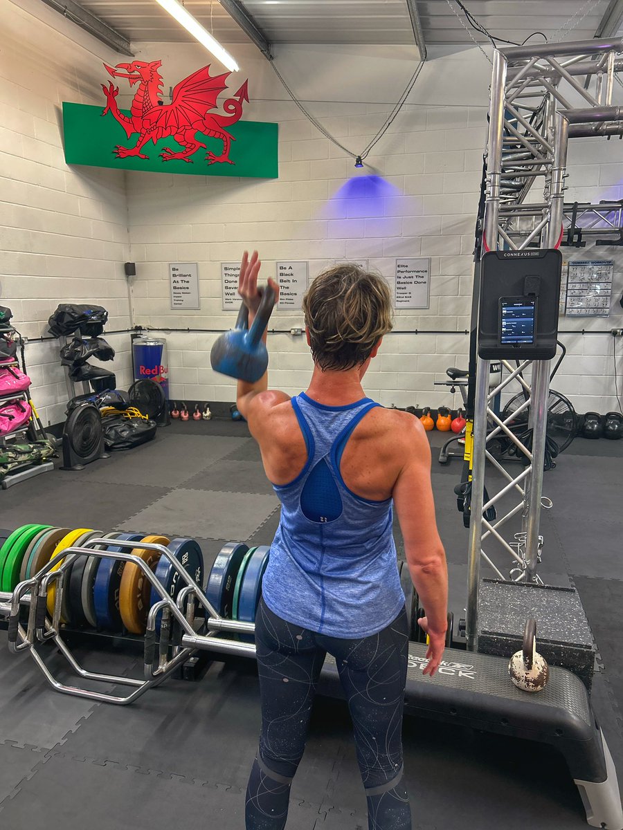 Superb Strong Sue banging out the blue bellage this morning. 💪👍

Way to go Sue, stronger than ever. 👏

#strong #strength #kettlebell #kettlebells #kettlebellworkout #strongwomen #strongwoman #strongnotskinny #gym #fitness #workout #health #pt #personaltrainer