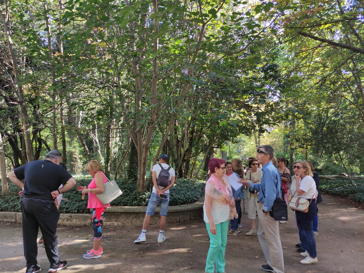 Hoy de visita  al <a href="/CampoGrandeVLL/">Campo Grande de Valladolid</a> con <a href="/AulaMedAmb/">Aula Medio Ambiente</a> un grupo socios/as del <a href="/BDTVALLADOLID/">BDT VALLADOLID</a> del <a href="/AyuntamientoVLL/">Ayto. de Valladolid</a>.