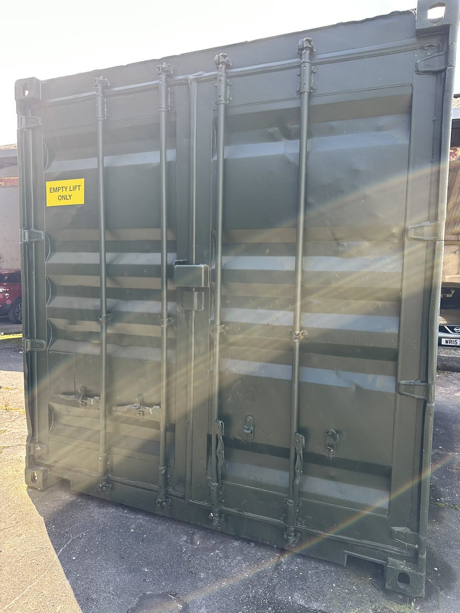 SBCDelph's tweet photo. 10X8 shipping container to let - £165 per month, plus VAT

📍Secure site
📍Close to motorway networks 
📍Friendly business community 
📍Accessible 24/7
📍Located in Saddleworth
📍Great for tradesmen storage - Builder/plumber etc

Call 07956 316 854

#oldhamhour #Oldham #shaw https://t.co/IaheFioIME