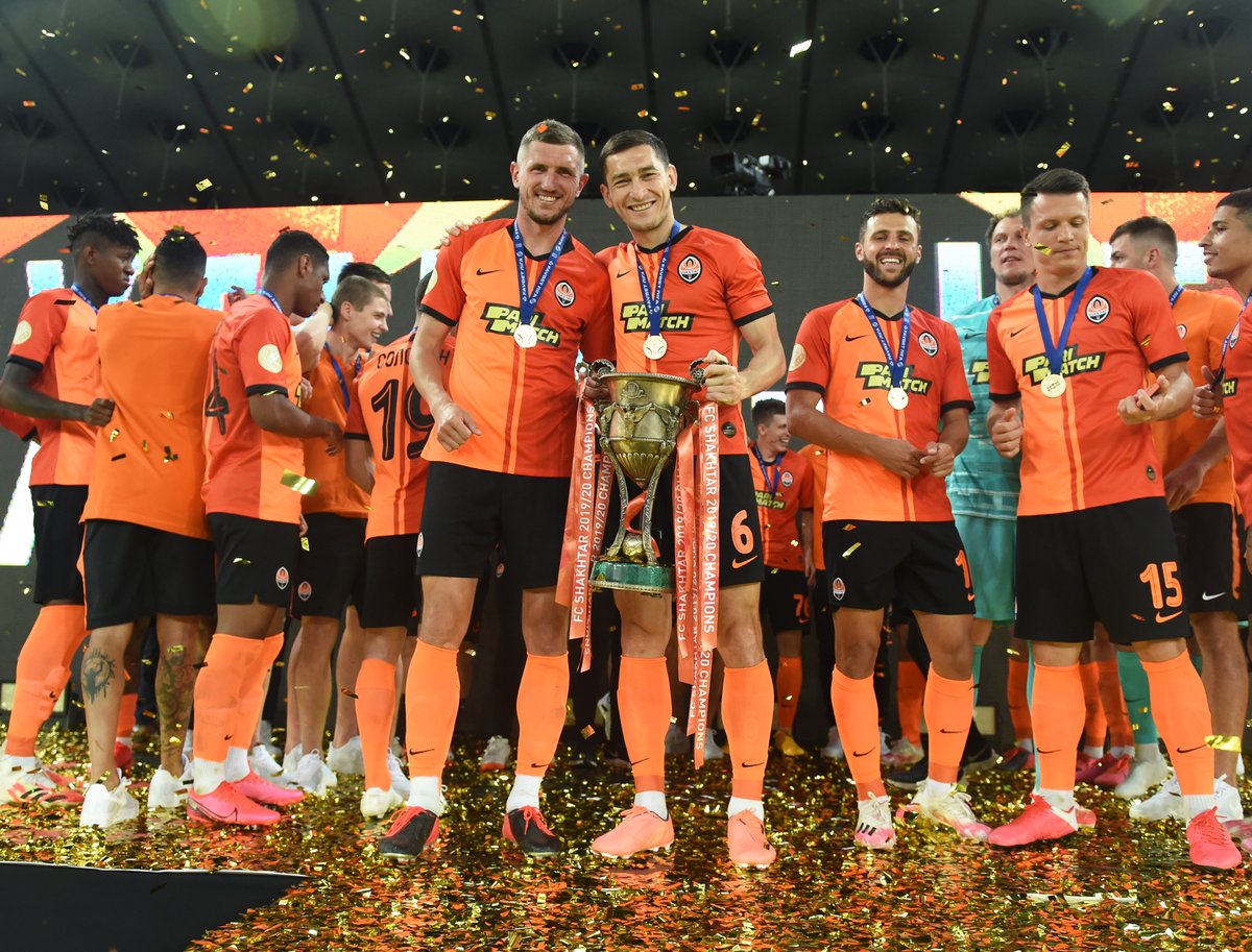 FCShakhtar_eng's tweet photo. 📸 From a youth player to the captain and leader of Shakhtar 🧡
4️⃣0️⃣0️⃣ apps for the club ⚒ Taras Stepanenko 👏
📸 More photos: https://t.co/UgKPnZW006.
#Shakhtar #Stepanenko #Legend https://t.co/ncFA4Zj4Rn