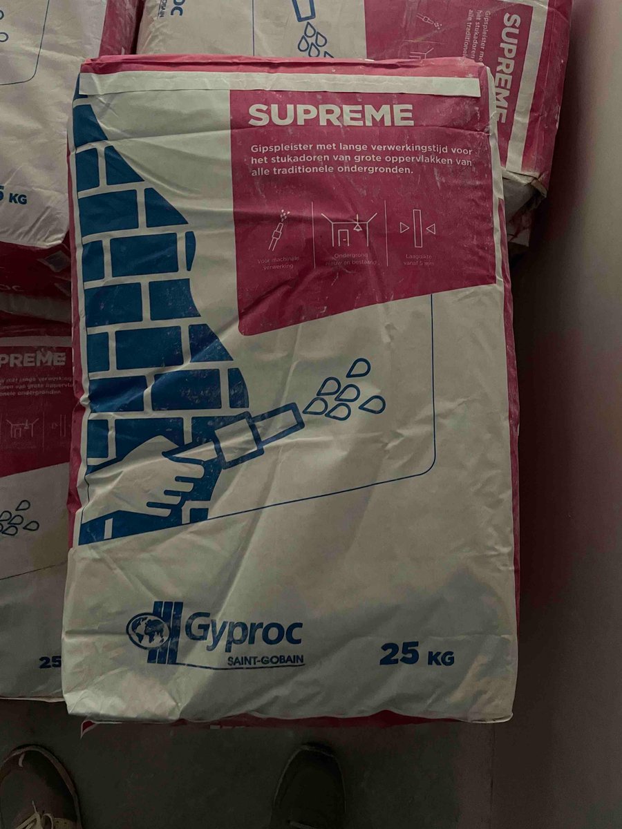 janssenstuc's tweet photo. Testen nieuwe gips van Gyproc. Zeer lange open (verwerkings) tijd voor grote oppervlakken. Gyproc Supreme! #gyproc #supreme #bmn #wijcks #arnhem https://t.co/7kR0PbGoqV https://t.co/tEI0TAfTYm