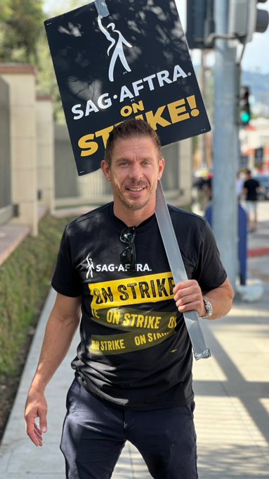 For a better future we strike. SAG-AFTRA https://t.co/roslF4gdrw<a href="/tag/bemyvalentine"class="tags"><span>#bemyvalentine</span></a>