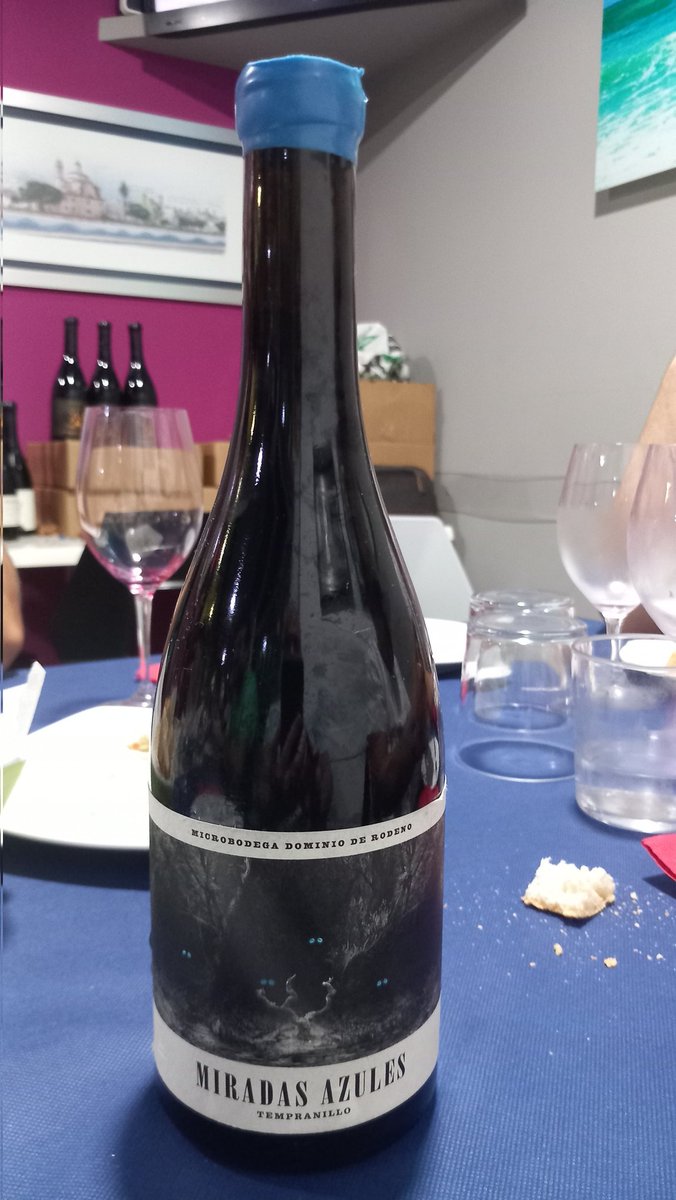 PepGranellTrave's tweet photo. Anoche pasaron cosas.
Magnífica cata y cena para conocer esta #bodega
Microbodega Dominio de Rodeno #azuebar #castellon
Gracias @dconejero por la invitación al evento 👌🍷🍇🤤
#winelover #wine #Vinotinto #bodega #winelovers #drink #BuenosDias #Jueves #September #enologia https://t.co/6lTxxWcIaF