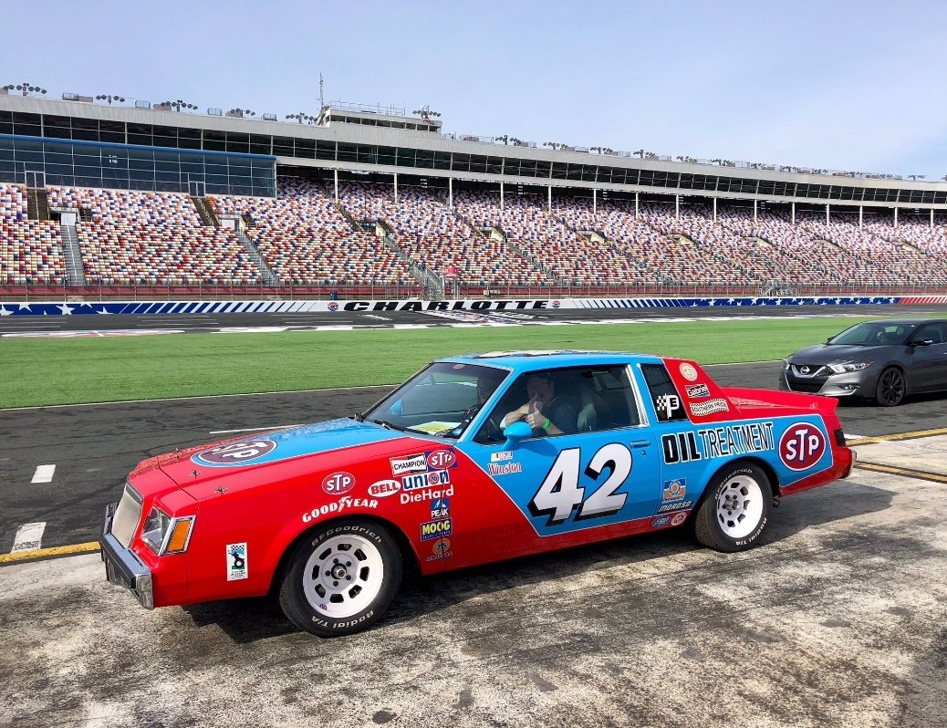 Petwofan's tweet photo. @CocaColaRacing The guy who drove this car
@kylepetty https://t.co/n3jagpkS4f