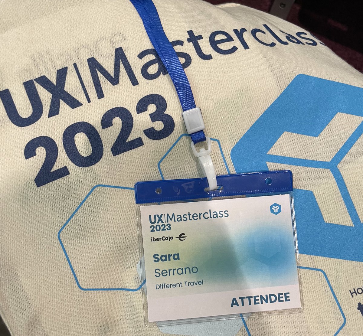 saraclip's tweet photo. It’s happening! Right now in #zaragoza #uxmasterclass organized by @uxTBE and @UXalliance ❤️ #ux https://t.co/xCCkuuGNh5