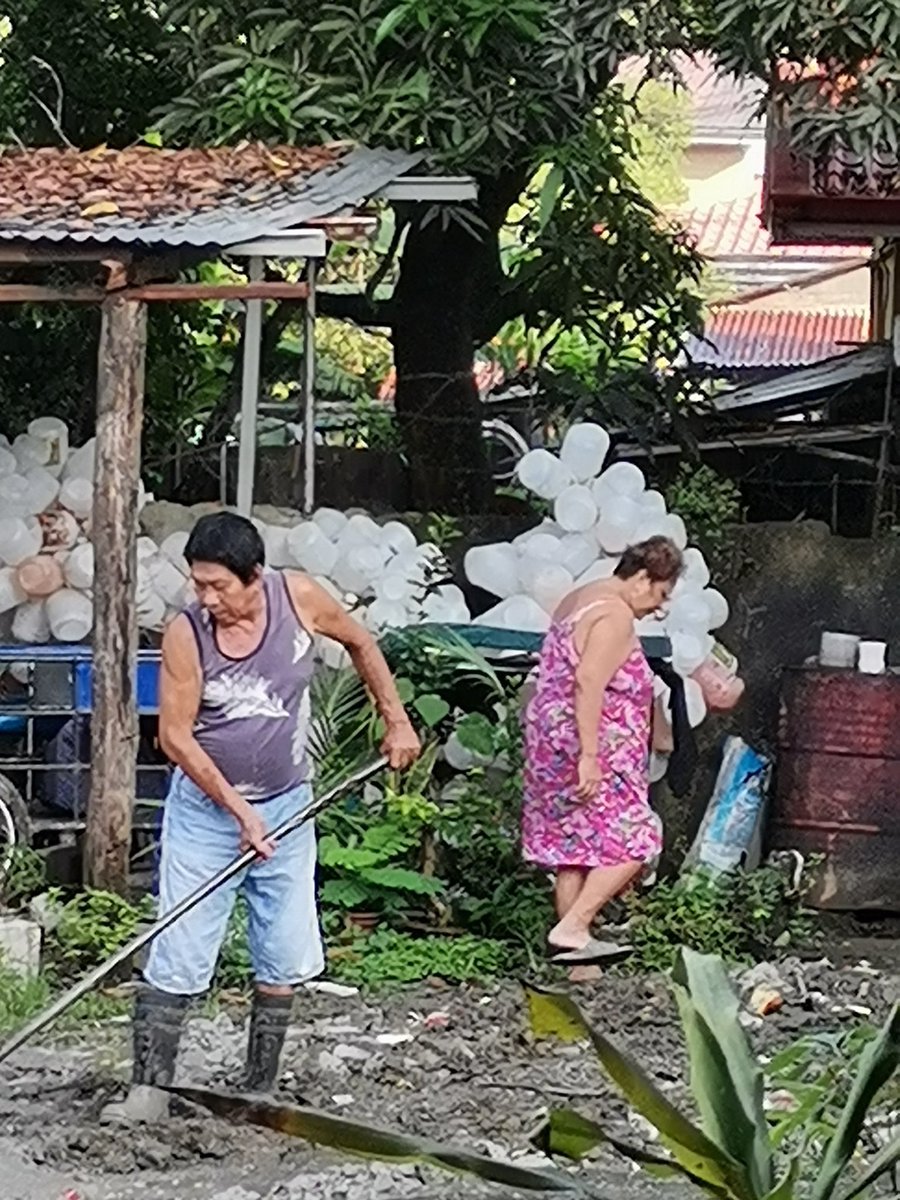 callme_kit's tweet photo. I love you always, Nanay &amp; Tatay. I always admire the love that comes between the two of you. Yung tipong mag aaway kayo pero di nyo kayang kumain nang di kayo magka sabay(kahit na may tampo ang isa sa inyo walang araw na di nyo naaayos) . Please stay inlove my love birds! ❤️ https://t.co/EggvwqYYlM