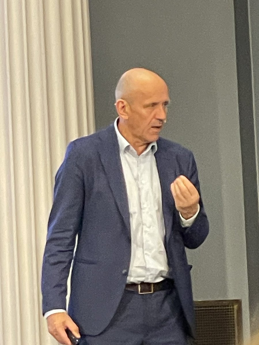 Dagfinn Myhre (@dagfinnmyhre) on Twitter photo Spennende å bli invitert til lanseringen av rapporten The Twin Transition Century i regi av Universitetet i Oslo i dag. Digitalisering og grønn omstilling henger tett sammen! <a href="/mortendaehlen/">Morten Dæhlen</a> <a href="/UniOslo/">Universitetet i Oslo</a>
<a href="/TelenorResearch/">Telenor Research</a> @sveinstlen <a href="/martinkenaite_i/">Ieva Martinkenaite</a> Spennende å bli invitert til lanseringen av rapporten The Twin Transition Century i regi av Universitetet i Oslo i dag. Digitalisering og grønn omstilling henger tett sammen! <a href="/mortendaehlen/">Morten Dæhlen</a> <a href="/UniOslo/">Universitetet i Oslo</a>
<a href="/TelenorResearch/">Telenor Research</a> @sveinstlen <a href="/martinkenaite_i/">Ieva Martinkenaite</a>