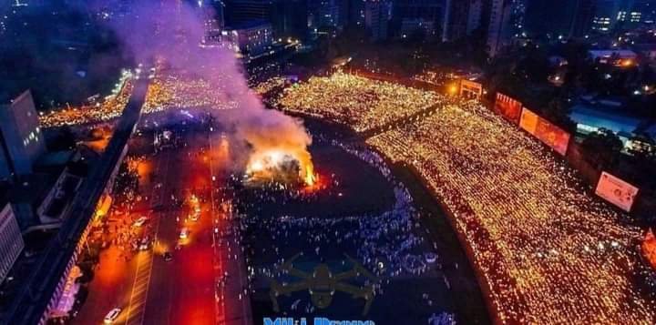 OrthodoxyNews's tweet photo. The Ethiopian Orthodox Church celebrates the discovery of the True Cross by Queen Helena. The festival is known as Feast of the Exaltation of the Holy Cross in other Orthodox, Catholic &amp; Protestant churches.

Happy  holiday to our Ethiopian fellows!
📷: 🇪🇹n Meskel celebration https://t.co/ycuPqazSeh