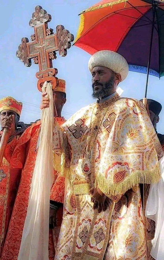 OrthodoxyNews's tweet photo. The Ethiopian Orthodox Church celebrates the discovery of the True Cross by Queen Helena. The festival is known as Feast of the Exaltation of the Holy Cross in other Orthodox, Catholic &amp; Protestant churches.

Happy  holiday to our Ethiopian fellows!
📷: 🇪🇹n Meskel celebration https://t.co/ycuPqazSeh