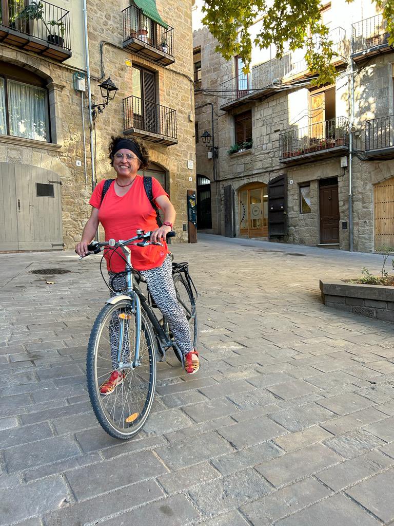 CCSolsones's tweet photo. ⚡️L’Oficina Comarcal de Transició Energètica organitza el concurs “Tardor de mobilitat Sostenible”🚴🏼amb la col·laboració de l’emissora de ràdio @solsonafm 
 
Els guanyadors obtindran dues entrades a una observació nocturna al castell de Lladurs de la mà d’Astronomia del #Solsonès https://t.co/cfJHv181k7