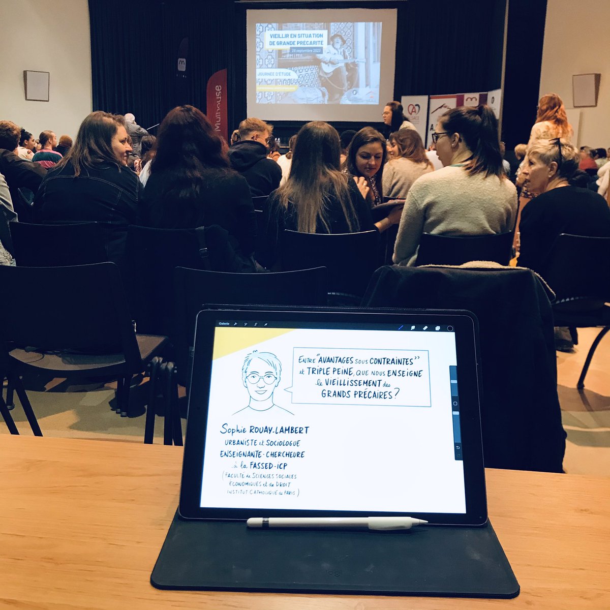 Le lancement à <a href="/mulhouse/">Ville de Mulhouse</a> de la journée d’étude consacrée au vieillissement en situation de grande précarité organisée par l’école supérieure de praxis sociale et l’Association pour le logement des sans-abri est imminent...#sketchnoting #scribing #sketchnotes