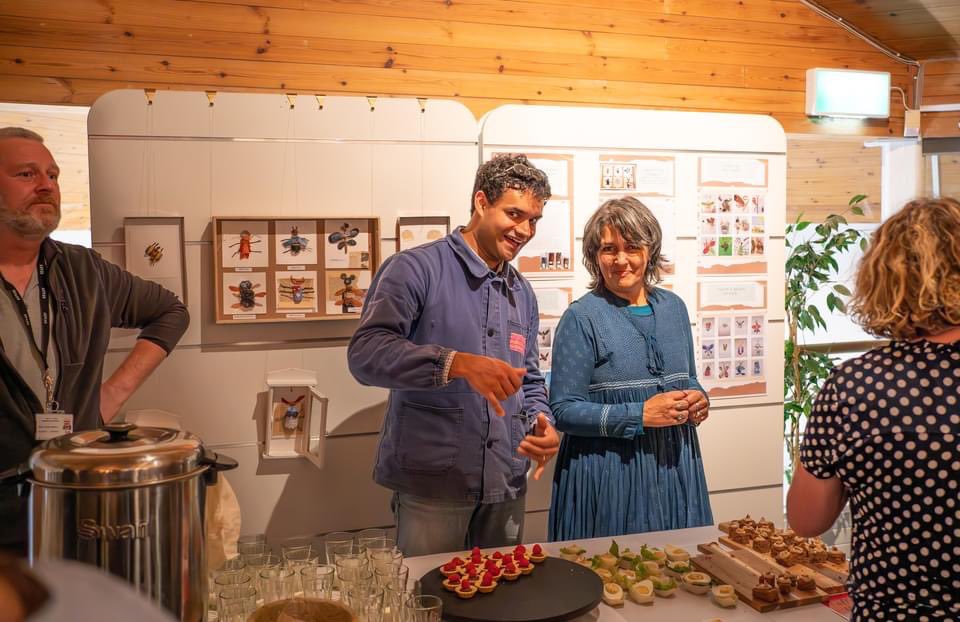 #indeceltic brought so much to our #journeytotheeast. Sublime music and Maninder’s incredible food. We were so thrilled to have them with us as part of our #Culturenight programme in Naas. Follow the link to enjoy their beautiful song Faraway: youtu.be/ZMJqwq-FpbE
#ecoshowboat