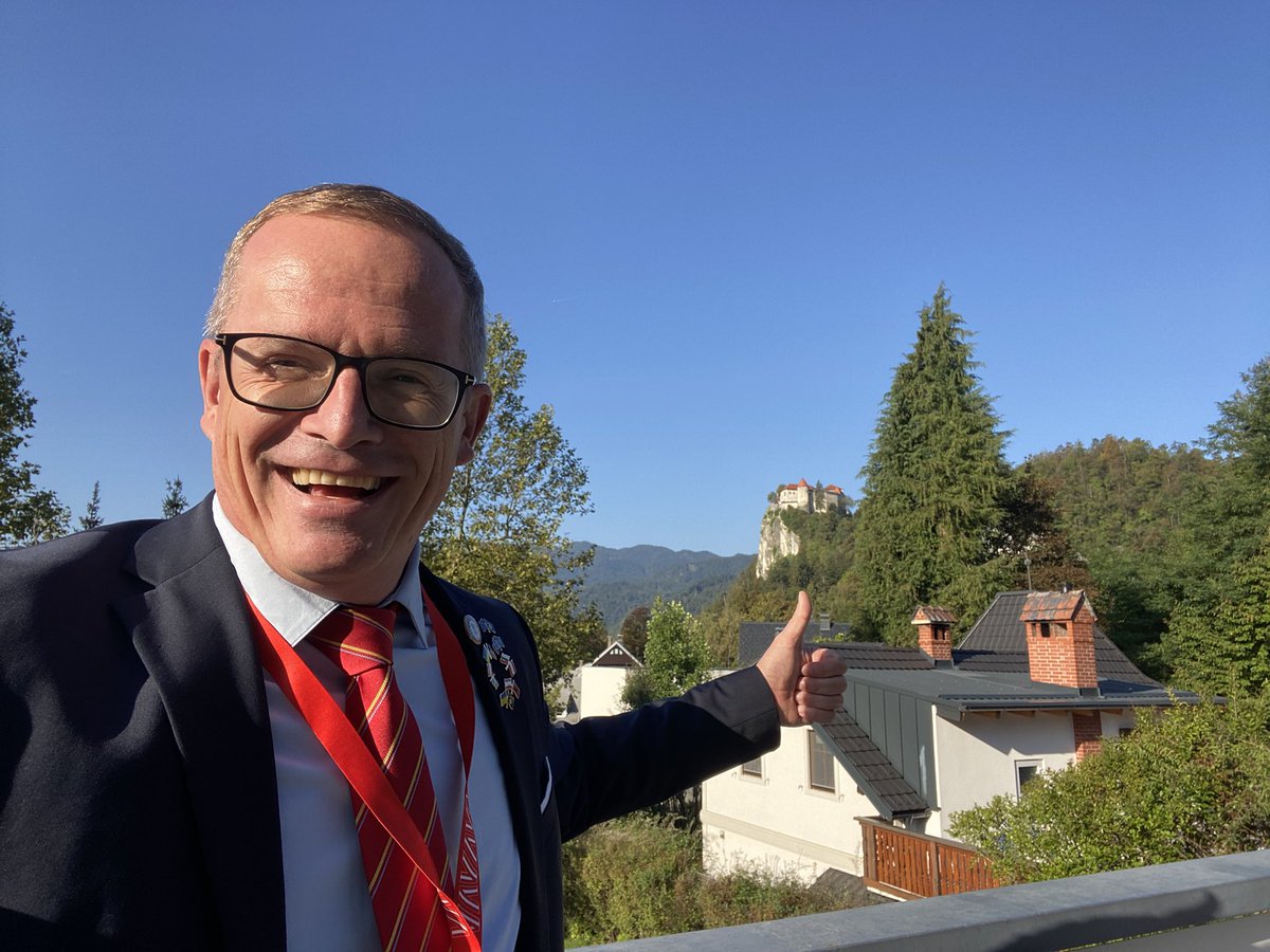 GunterFehlinger's tweet photo. Slovenia 🇸🇮 is a amazing success story 
Only one ☝️ issue 
Cut taxes to 15% #FlatTax @govSlovenia @USAmbSlovenia @n1slovenija 
OK a 2nd issue
Cut Russian gas 
3rd build new LNG terminal 
4th help me get Bosnia in NATO 
5th endorse #EU30 2024 https://t.co/N67S4u9JtJ