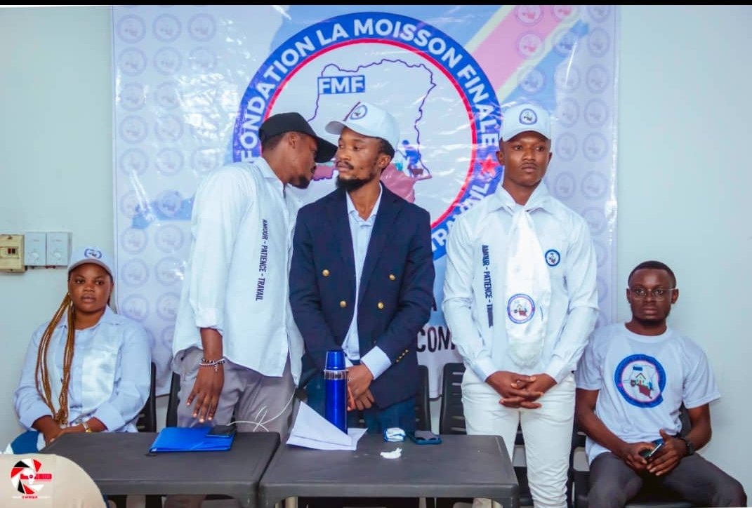 JeanEkila's tweet photo. Candidat #Potentiel
Candidat #Essentiel
Candidat #Referentiel de la commune de Kinshasa @AudreyBombolo.

La fondation #Moisson_finale a fait un bon choix de soutenir un ticket gagnant aux élections communales à venir. https://t.co/eb02oFpk9f