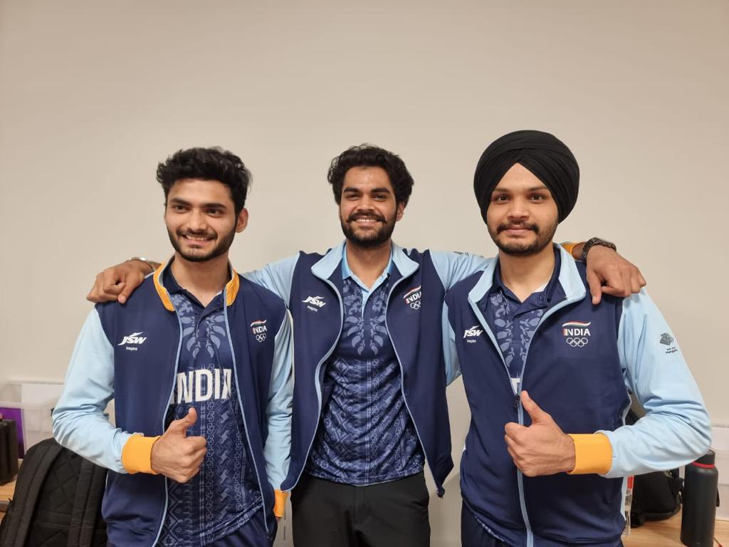 chowdaryg's tweet photo. India's success in winning gold medals at the #AsianGames2023 continues as #SarabjotSingh, #ShivaNarwal, and #ArjunSinghCheema won the #GoldMedal in the Men's 10m Air Pistol Team event. Congratulations and best wishes for their future endeavors. https://t.co/S22TWv8FUY