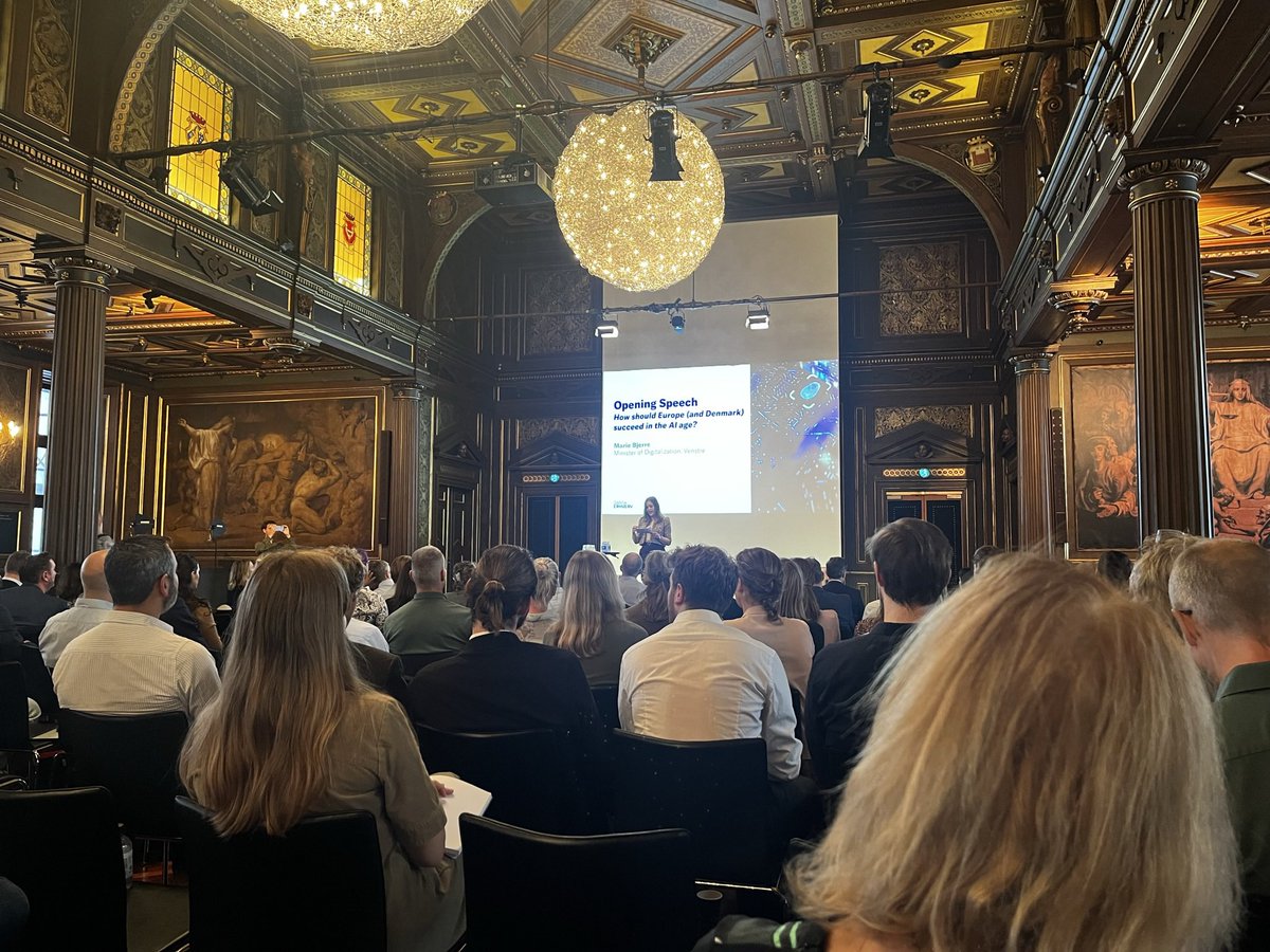 DDdBoberg's tweet photo. @marie_bjerre at @DanskErhverv #CopenhAIgen Forum🤖 #AI has the potential to save lives, but it must be used responsibly. Let's implement clear rules to safeguard citizens while promoting innovation. 🌍 Global cooperation is essential.  #responsibletech #Innovation https://t.co/KcQLva3tn5