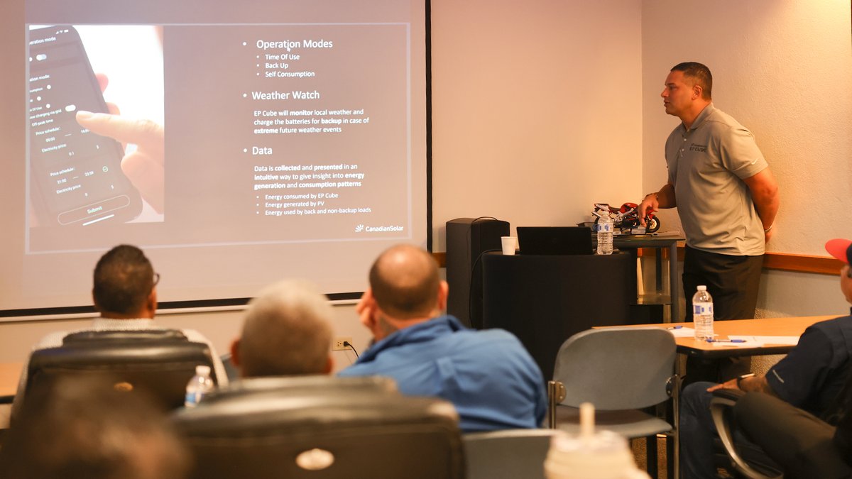 In Puerto Rico, we recently hosted a seminar aimed at empowering installers to better understand the benefits of the Canadian Solar EP Cube home battery📷, meet customer needs, and emphasize providing excellent service. epcube.com 

#EPCube #PuertoRico #Homebattery