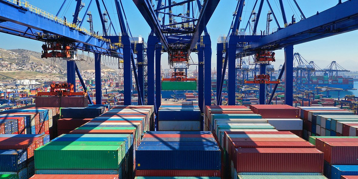 UmweltDialog's tweet photo. #Tchibo startet mit #ZEMBA eine Ausschreibung für einen emissionsfreien Schiffsverkehr 🌍⛴️ Das Ziel: 1 Mio. Tonnen CO2 sparen bis 2025! 🌱🚢#Nachhaltigkeit #Seefracht @Tchibo_presse 
https://t.co/8wzDk18PDJ https://t.co/MdHoOlR3R7