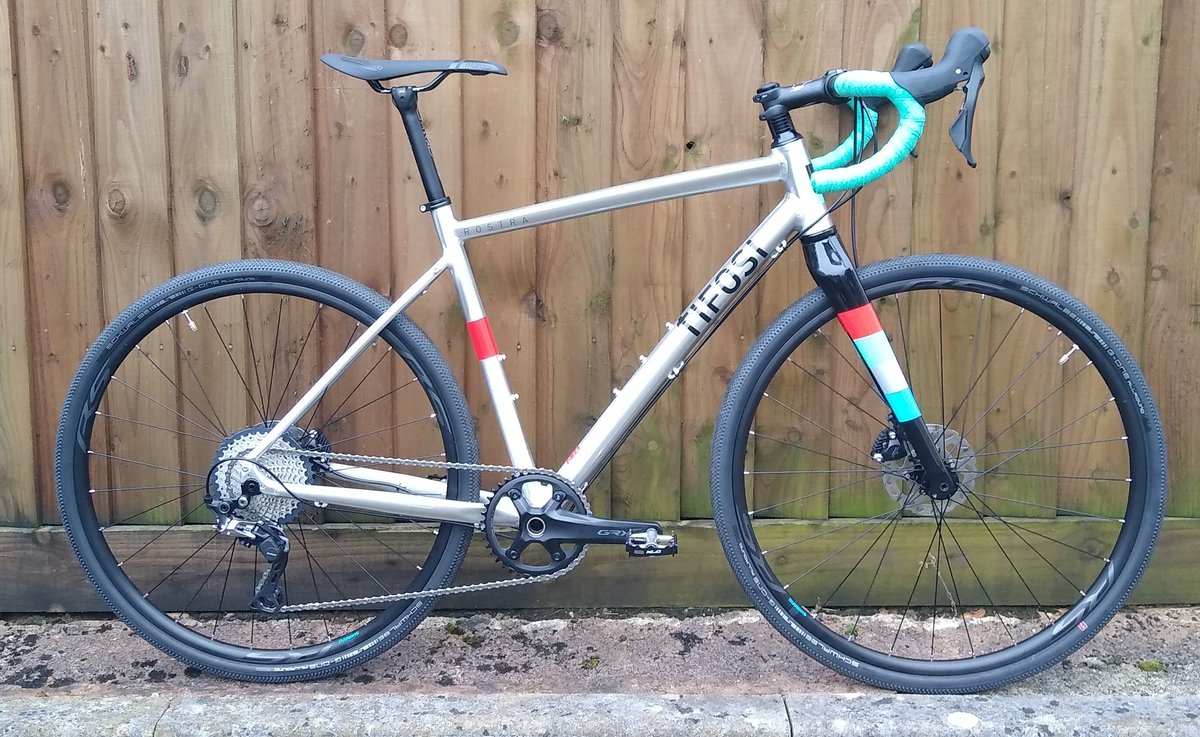 TurnersCycles's tweet photo. Gravel bikes at Turners Cycles...
#gravelbikes
#bikepacking 
#custombikebuild 
#tifosbikes 
#winterbike https://t.co/bPJHgmULfg