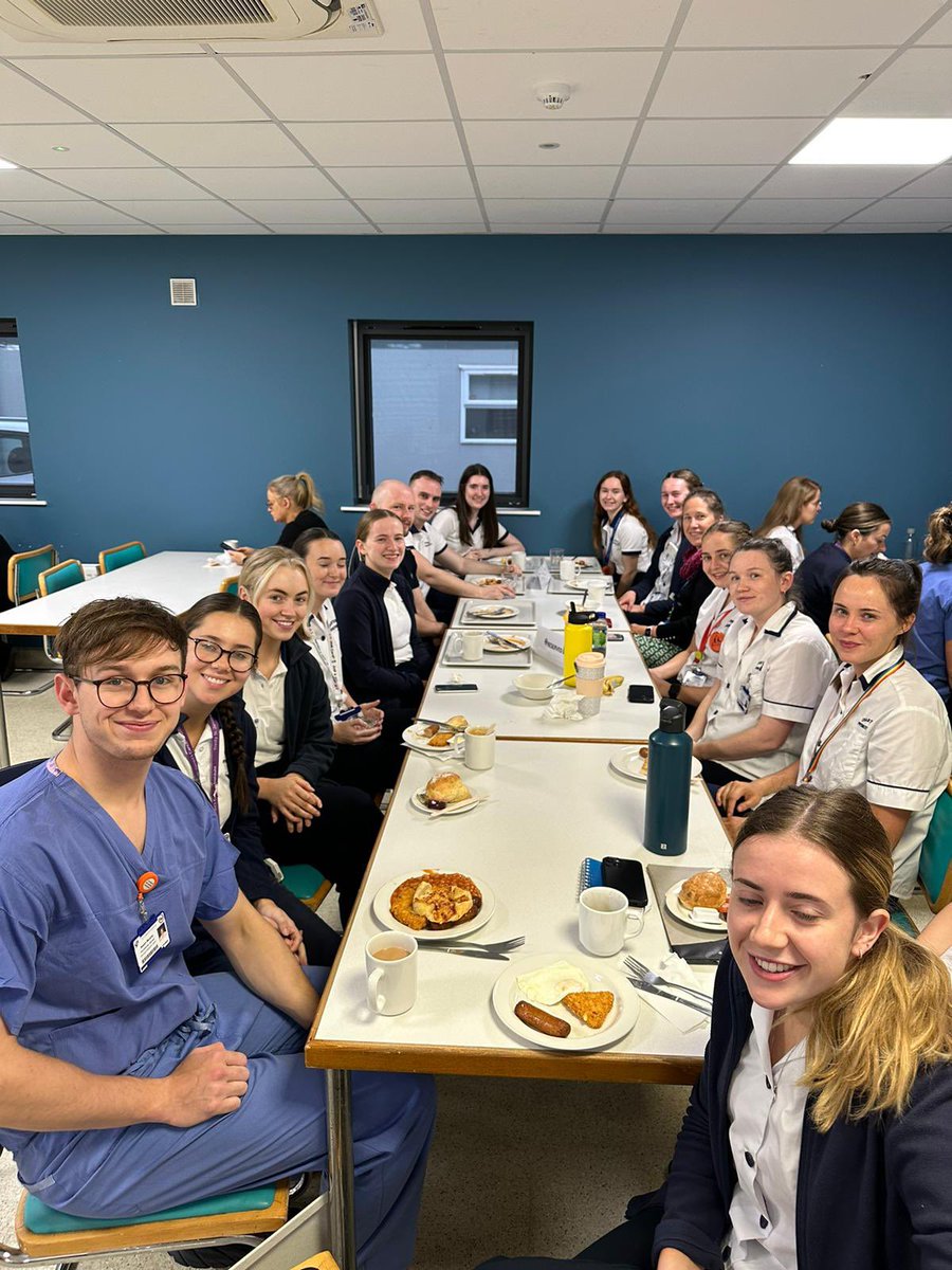 alexmurphyPT's tweet photo. Great morning welcoming our new starters to the @stjamesdublin Physiotherapy Department 🥓🍳@niamhphysio https://t.co/cA7uLEqx1F
