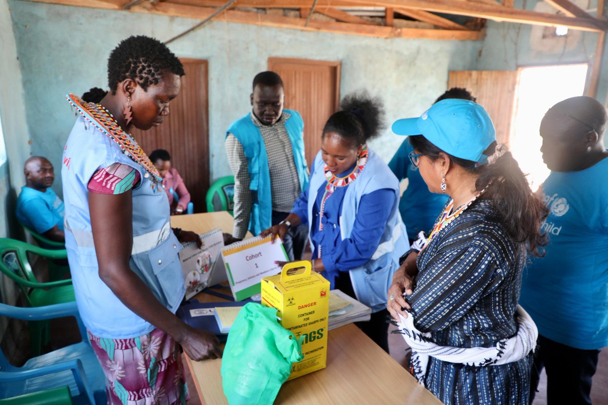 ShaheenSnilofer's tweet photo. The #CHVs, now called #CHPs from Lorubae Community Health Unit, in #Samburu, were excited about CHPs being recognised &amp; incentivized by the cost sharing mechanism of national &amp; county government. Big shout out to all #CHPs as they uphold the mandate of #PrimaryHealthCare in 🇰🇪 . https://t.co/61bKvc8Btk