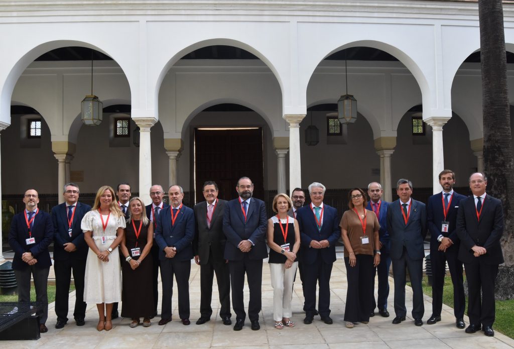 CEUAndalucia's tweet photo. #HOY Estamos de enhorabuena en nuestra comunidad educativa!!🔝El @ParlamentoAnd aprueba la Universidad CEU Fernando III, convirtiéndose en la cuarta universidad de @FundacionCEU en España, la mayor institución educativa privada 🎓 
Más info 👉https://t.co/XBM8aN47Ym https://t.co/eM6ZUxwn6I