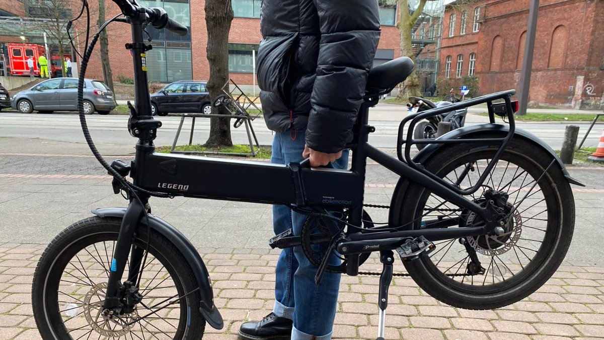 LegendeBikes's tweet photo. Swipe to see how easy it is to travel with our Monza, so compact and easy to transport. A must-have accessory for your trip! https://t.co/cVIMrfHLKx