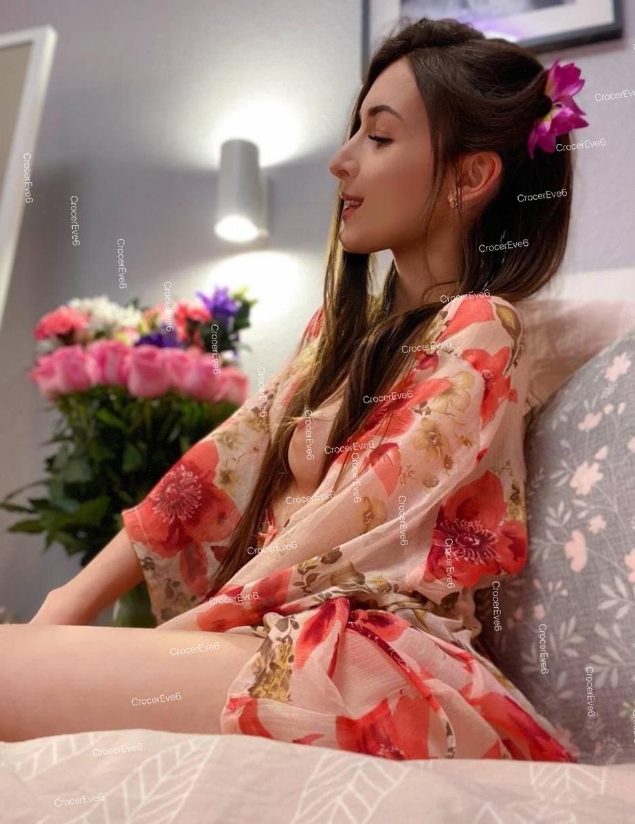 GroverEve6's tweet photo. 😽～～为何常听朋友说，鲜花要插在牛粪上😮牛粪不应该是被拿去做化肥了吗🙂看来还要再进化自己融入到人群中才行🎏 https://t.co/rBfnGtFAOo