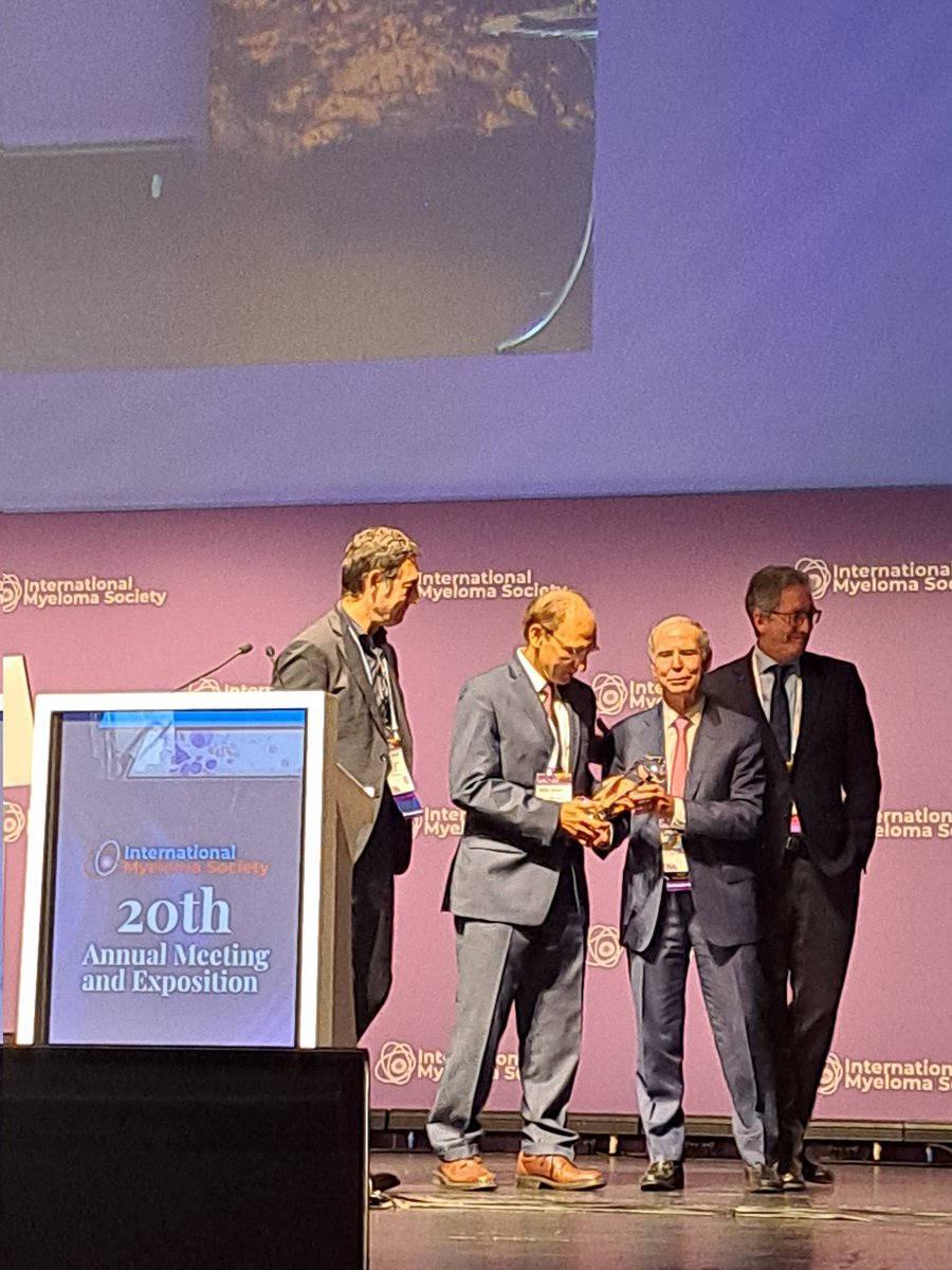 Special #IMS23 moment honoring @NikhilMunshiMD for his Presidency of the @Myeloma_Society in the past 4 years. One of the kindest and brilliant person I've ever met. THANK YOU for all that you have done and will continue doing for myeloma #mmsm