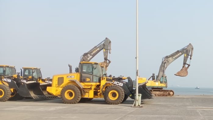 wwe_auctions's tweet image. Building Smiles Worldwide!  Exporting top-notch used construction machinery to our satisfied customers. We&apos;re not just doing business; we&apos;re transforming lives, our machines do make a change. 
#TransformationInMotion #MachineryMasters #ChangingLives #ConstructionMachinery