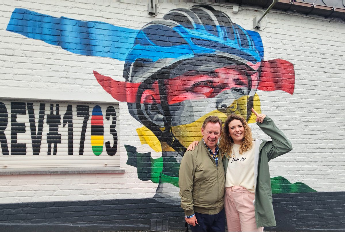 Maureen Vanherberghen en zanger en acteur Koen Crucke verkennen het #Pajottenland, waar ze de Kastelenwandeling maken en zich wagen aan de R.EV 1703 Cycling Route, langs de favoriete hellingen van Remco Evenepoel. Zaterdag om 18.35u <a href="/vrt1be/">VRT 1</a> in #VlaanderenVakantieland. 📸 © VRT