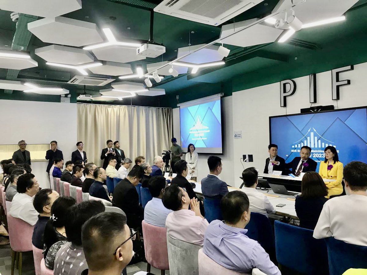kolpreap's tweet photo. Brief talk to enterprises and investors in Singapore during my recent private trip there. In November we expect to welcome around 200 investors coming from several countries in the region who will come to explore business and investment opportunities in Cambodia. https://t.co/N2lgpfwUnv