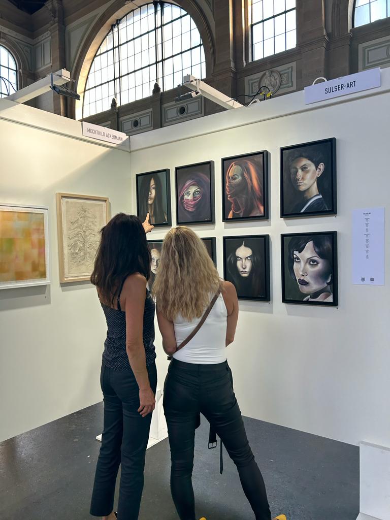 sulber72's tweet photo. Sulser-art@ swissartexpo 
#swissartexpo #artexhibition #europartist #contemporaryart #artzurich #zürich #portrait #portraitpaintings https://t.co/9PQ2IgWdgh
