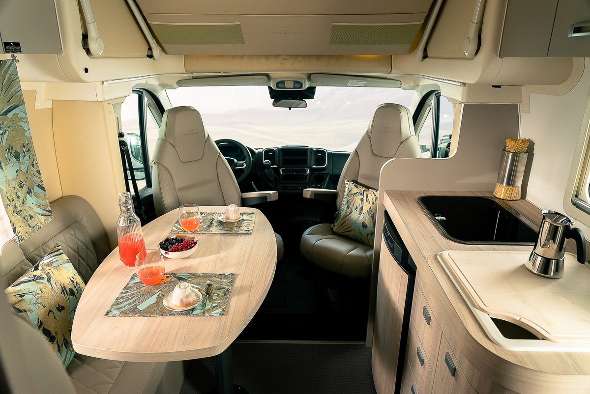 Wingamm1's tweet image. All set up for the first show day in Freiburg.
Our Schwarzwaldmobil Team would be delighted to welcome you!

On display:
📷OASI 690 TWINS
📷OASI 610 M
📷ROOKIE 3.5

#wingamm #italiandesign #travel #vanlife #glamping #outdoor #lifestyle