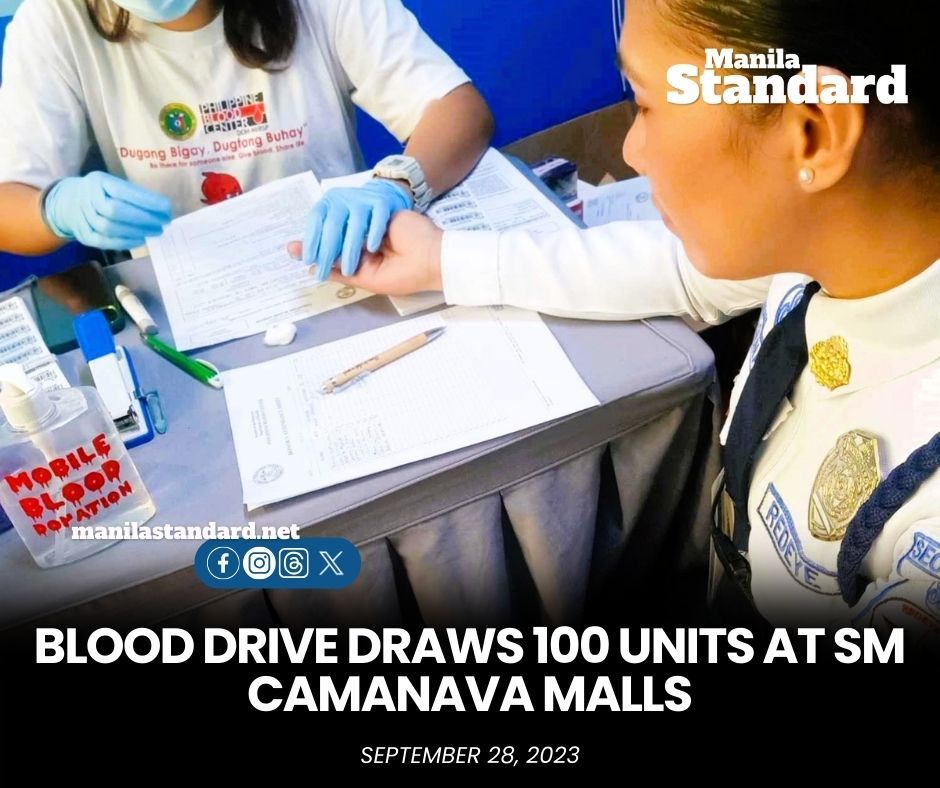 mnlstandardph's tweet photo. Over a hundred donors from #SMMalls in #GrandCentral and #Sangandaan in #Caloocan and #Valenzuela took part in the annual #bloodletting event to mark the onset of the gift-giving season. 

READ MORE:
https://t.co/tmiPx5YHrR https://t.co/iBxioqmqa3