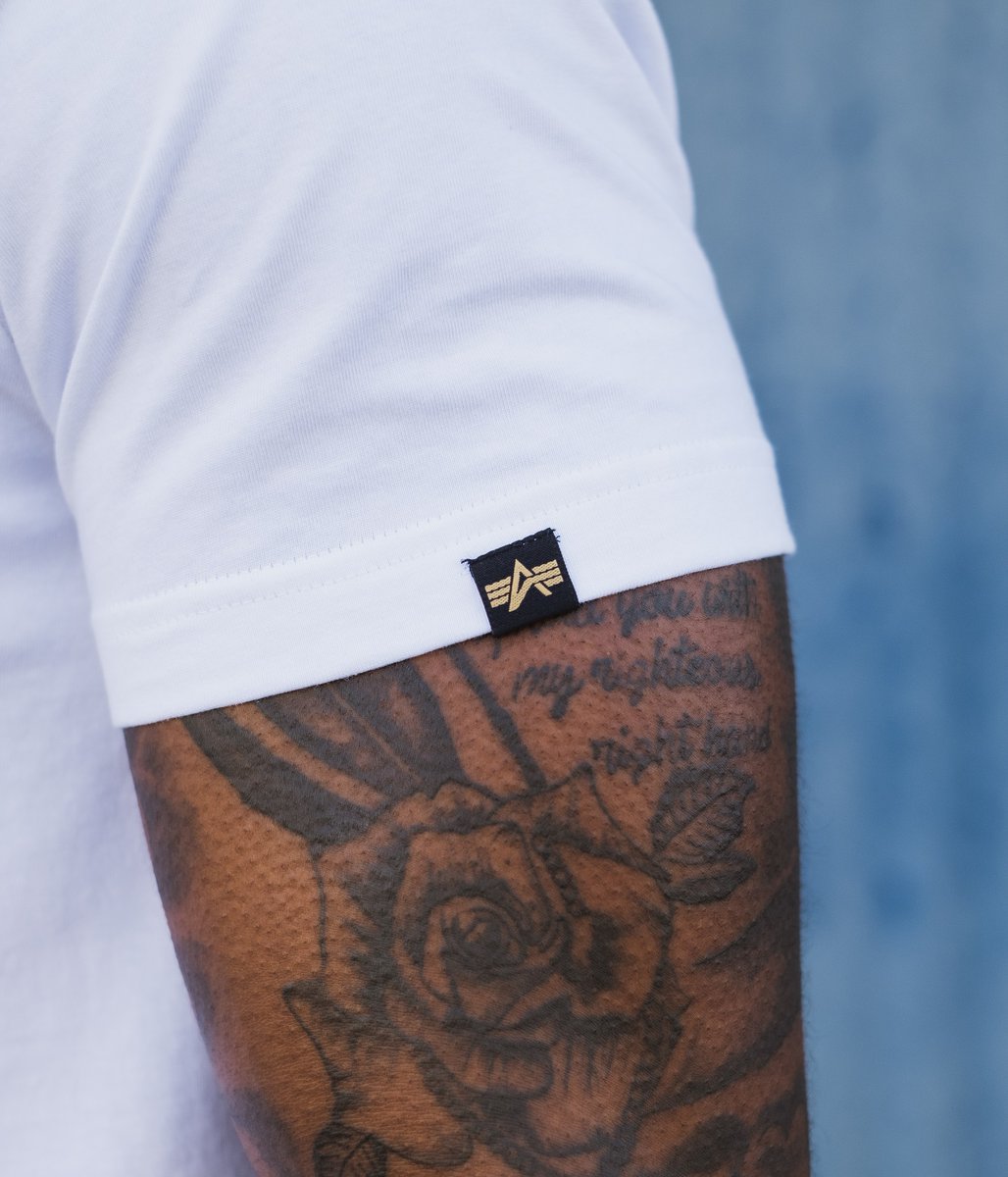 alphaind_sa's tweet photo. It's all in the details with Alpha Industries this Summer...SS23 coming soon!

#AlphaIndustries
#AlphaIndustriesSummer
#AlphaIndustriesSS23 https://t.co/wkTJtCFoQQ