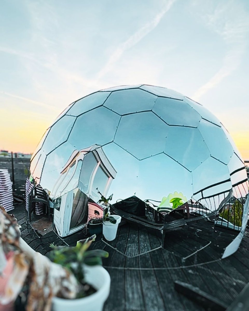 Elevate your urban escape with the beauty of a garden dome!🌆

#gardendomeinspiration #hypedomes #hypedome #rooftop #gardendome #rooftopgarden #outdooroasis #mirrordome #gardeninspiration #naturereflection #gardensanctuary #gardenmagic #gardengoals #outdoorliving