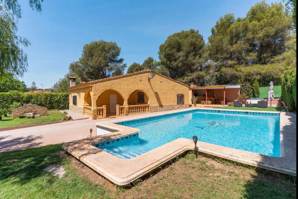 turismoruralcom's tweet photo. Nuevo alojamiento en https://t.co/YqTVhQZOvS, Villa Gadea, en Godelleta, Valencia (España). https://t.co/cySkCmIK0Y https://t.co/TVYxRZzLP6