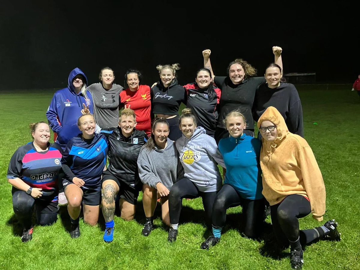 Excellent training session tonight focussing on tackle confidence both attacking and defending and looking for the quick offload where possible. Happy team, happy coaches! 

#tackle #confidence #buildingblocks #girlsinthemud #rugby #rugbyweather #merchedrygbi #chwaraeynybaw