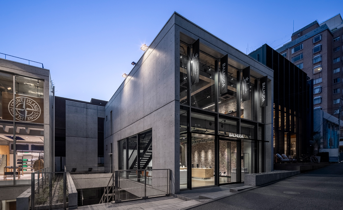 Nikken_Global's tweet photo. Redefining the Buying Experience: BALMUDA The Store Aoyama
The minimalist two-story store embodies the company’s #vision and "Museum+Lounge" #concept.
Learn more: https://t.co/vOP97SocHz

Photo: Kenji MASUNAGA
#ExperienceIntegrated #NikkenSpaceDesign #InteriorDesign #Design https://t.co/C3CRjkCc6B